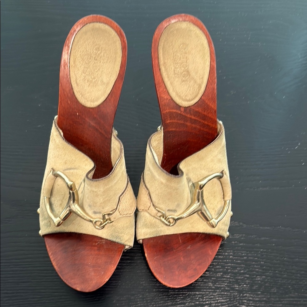 Gucci Cream Mules with Elegant Design